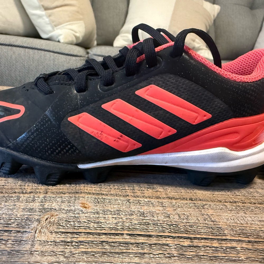 Girls Size 3 Adidas Cleats in Good Used Condition - Picture 7 of 11